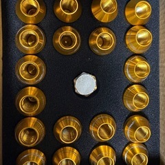 アルミ製　レーシングナット　ホイールナット　20個ロック付き　ゴールド　スズキ　ニッサン  スバル　1.25の画像