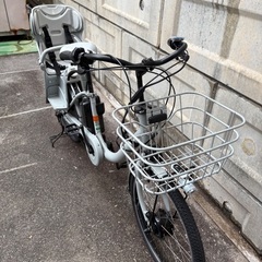 ブリヂストン　電動自転車　子供乗せシート付きの画像