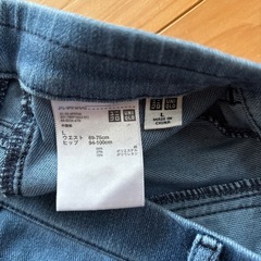 ユニクロ　スキニー　ストレッチパンツ　Lの画像