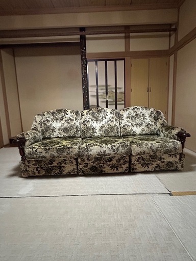 カリモク　三人掛けソファー