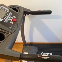 本格的なランニングマシーンの画像