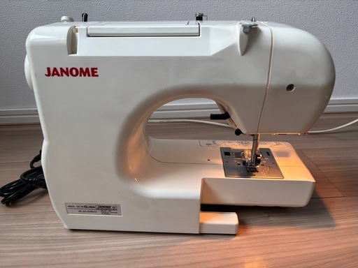 【再値下げ】JANOME ジャノメミシン　N571 ホワイト ハードケース 付属品付き