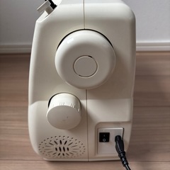 JANOME ジャノメミシン　N571 ホワイト ハードケース 付属品付き
の画像
