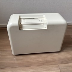 JANOME ジャノメミシン　N571 ホワイト ハードケース 付属品付き
の画像