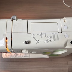 JANOME ジャノメミシン　N571 ホワイト ハードケース 付属品付き
の画像