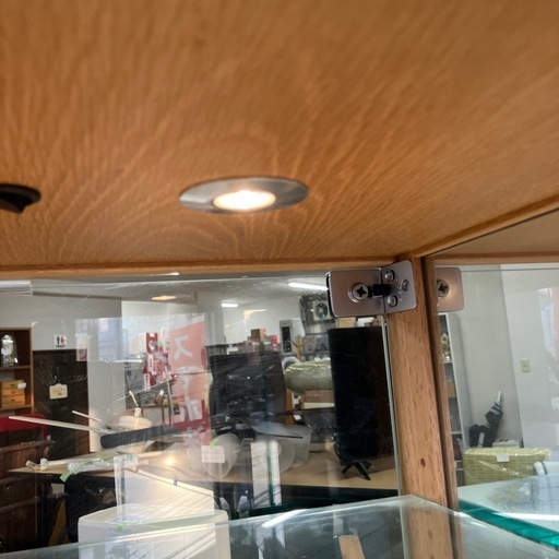 ロ2512-017 カンディハウス★ガラスショーケース無垢材　LEDライト付き　キズ汚れ有り ロ2512-017 カンディハウス☆ガラスショーケース無垢材 LEDライト付き