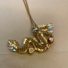 ✨新品未使用✨海外お土産🐉龍竜ドラゴンネックレスの画像