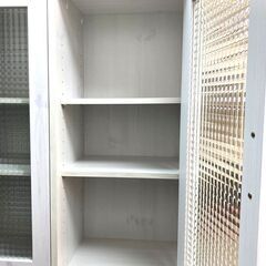 ♪チェッカーガラスがオシャレなサイドボード♪の画像