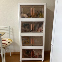 キャスター付き収納の画像