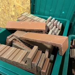 1枚の値段 貼レンガ コーナータイル ブラウン ガーデニングやDIYに 大量の画像