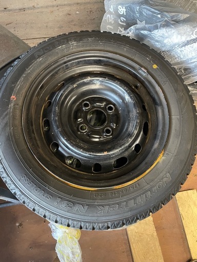 スタッドレスタイヤPCD100 175/65 14インチ　室内管理　コンディション良 