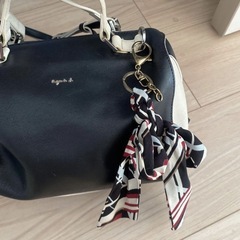 新品　リボンチャーム　マスタード色　羽模様　シルク風チャームの画像