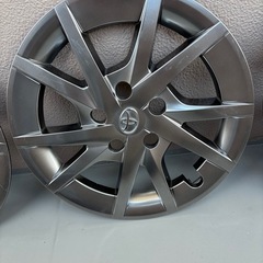 プリウスα ホイールキャップの画像