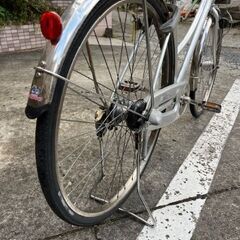 【メンテナンス済み】27インチ　シティサイクル　シルバー　内装3段　LEDライト、前かごつき　鹿児島市の画像