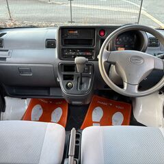 【総額コミコミ】広島発プライムゲート27年ハイゼットカーゴ　デラックスハイルーフ　車検令和9年11月27日まで　法人ワンオーナー　パワーウィンドウ　4速オートマ　プライバシーガラス　禁煙車　タイミングチェーン　取説/保証書/整備記録簿完備　修復歴無し　軽自動車　軽バン　格安　の画像