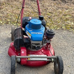 バロネス自走式草刈機の画像