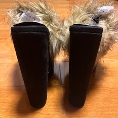 ファーサンダルパンプスの画像