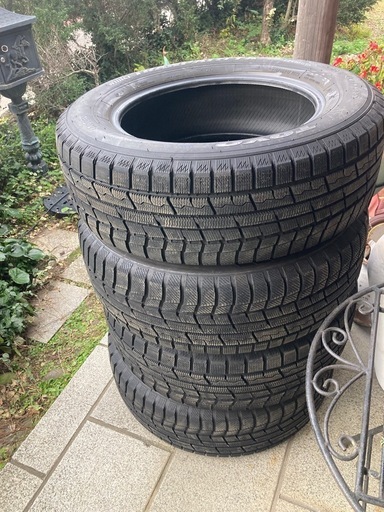 スタッドレス17インチ　　　　　　　　　　　　　　　　８万円で購入
ワンシーズンのみ使用