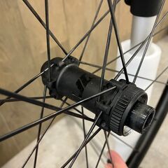 PRIME 「プライム」 BLACK EDITION 28 シマノ11速 ホイールセット / バイチャリ福岡店 ITJF8K6GFK7T-Jの画像