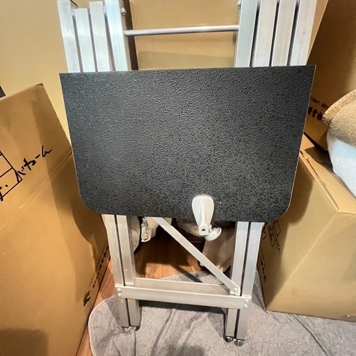 SOLD！折り畳み式　プロ用　トリミングテーブル