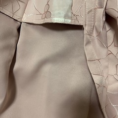 ピンクのカーテンの画像