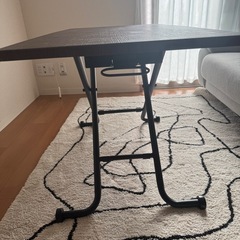 昇降式テーブルの画像