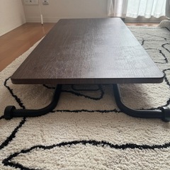 昇降式テーブルの画像