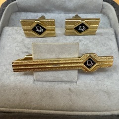 Christian Dior ネクタイピンとカフスセットの画像