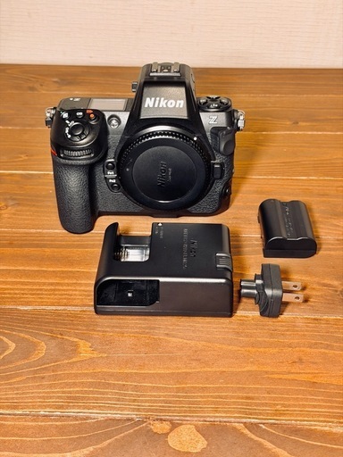 Nikon Z8  カメラ本体　保証あり