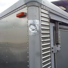 トラックコンテナ 箱 3200x1760x1910 鍵付 横扉付 アルミバン 冷凍冷蔵 保冷 倉庫 物置 ガレージ コンテナハウス 愛媛よりの画像