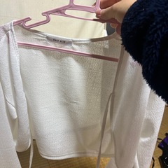 短いカーディガンの画像