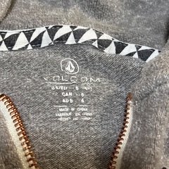 VOLCOM ボルコム キッズ パーカー 5才の画像