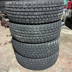 スタッドレスタイヤ　４本セット
の画像