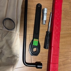 メルセデスベンツ純正  車載工具の画像