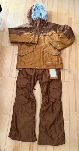 FILA スキー&スノーボードウエアー上下セット (e) 宇都宮のスポーツ