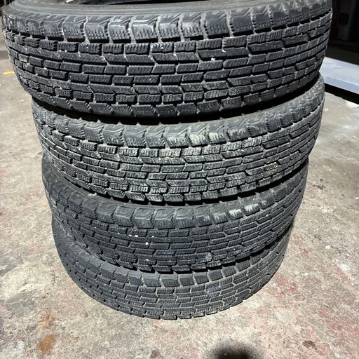 145/80R13 スタッドレスタイヤ4本セット (pbm) 多賀大社前のタイヤ