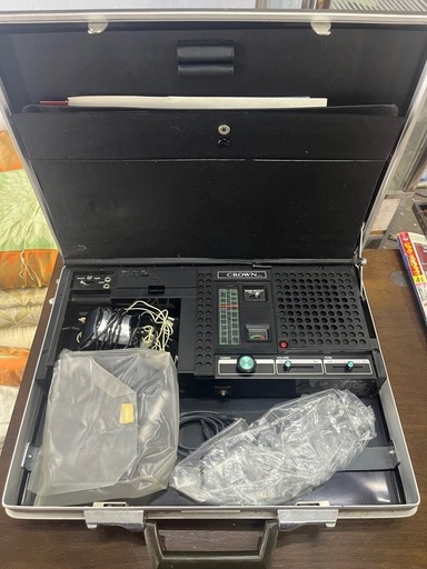クラウン CRC-9980F アタッシュケース型 ラジオカセットテープレコーダー BUSITTACHE OS