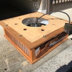 和室照明　松の彫り模様の画像