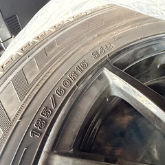 アルミホイル＋スタッドレスタイヤ4本セット ダンロップ ウィンターマックス 冬タイヤ 16インチ 185/60R15 美品の画像