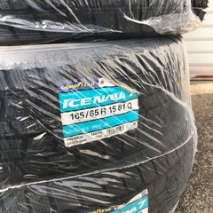 【新品】スタッドレスタイヤ4本セットグッドイヤー(GOODYEAR) 165/65R15 81Qの画像