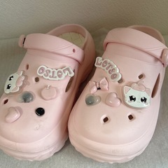 厚底 クロックス風サンダルの画像