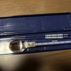 保温弁当箱2個・箸スプーンセット　の画像