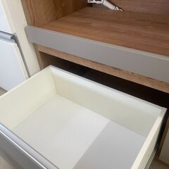 【ジャングルジャングル滋賀草津店】ジモティ来店特価‼ 食器棚 ナチュラル×グレー J-251207の画像