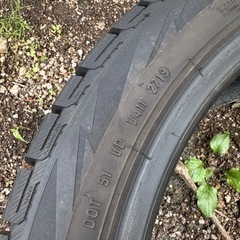 スタッドレス　タイヤ　18インチ　245/40/18　の画像