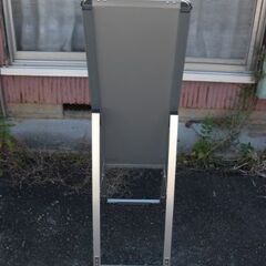 未使用　アルミ枠の自立看板の画像