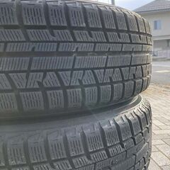 ホイール付きスタッドレスタイヤの画像