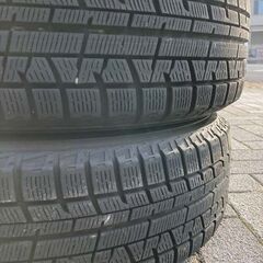 ホイール付きスタッドレスタイヤの画像