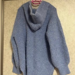 アリーバイダブルクローゼットフード付ニットセーターの画像