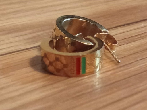 ピアス GUCCI EARRING