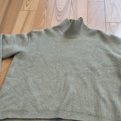 美品　UNIQLO ユニクロ　セーターの画像